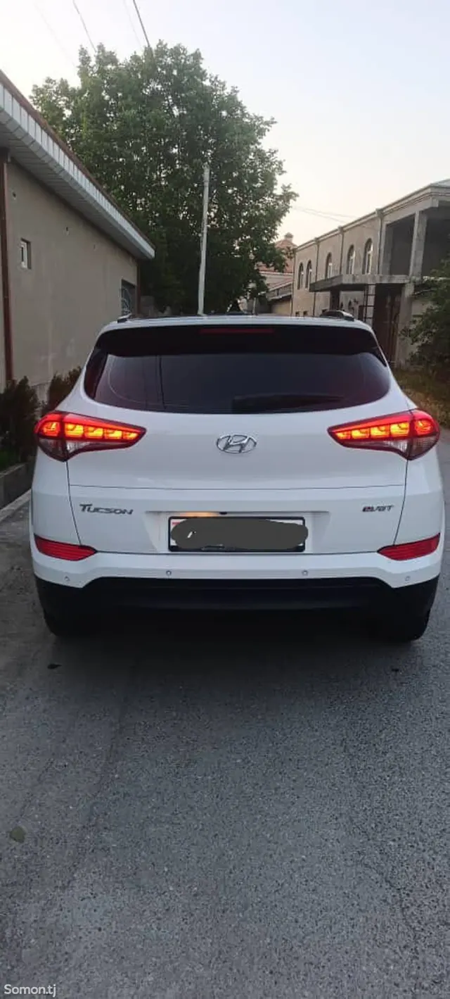 Hyundai Tucson 2016 · 1.7 AT