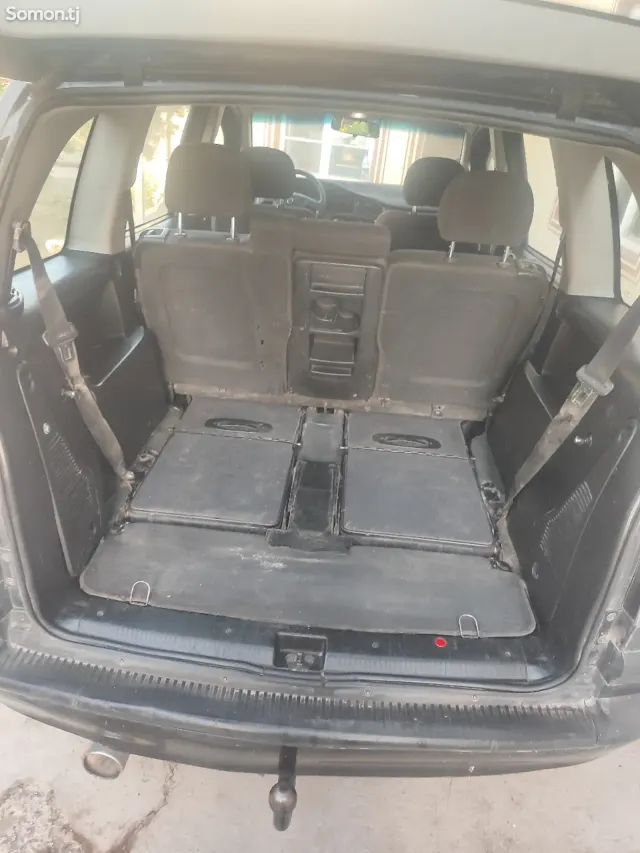 Opel Zafira 1999 · 1.8 MT