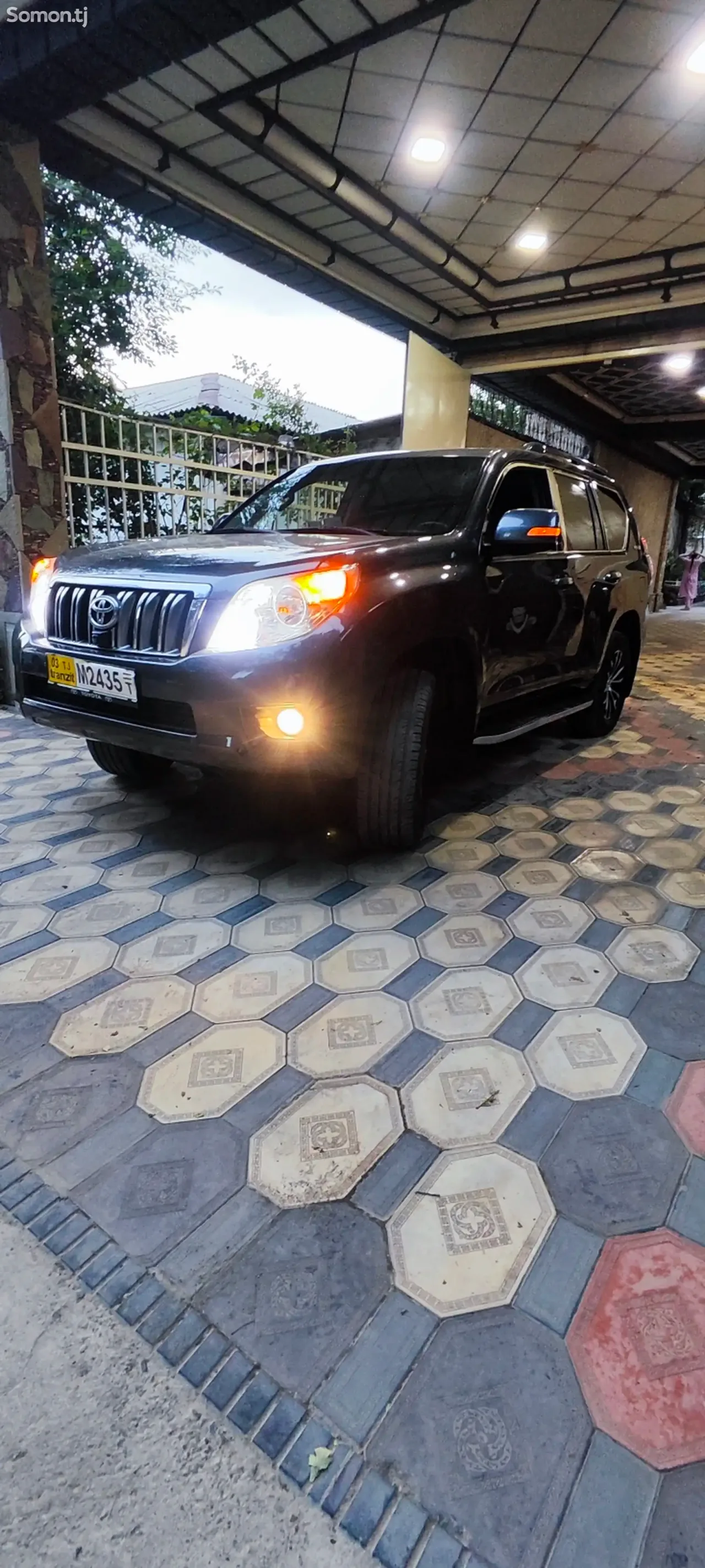 Toyota Land Cruiser Prado 2012 · 4.0 AT