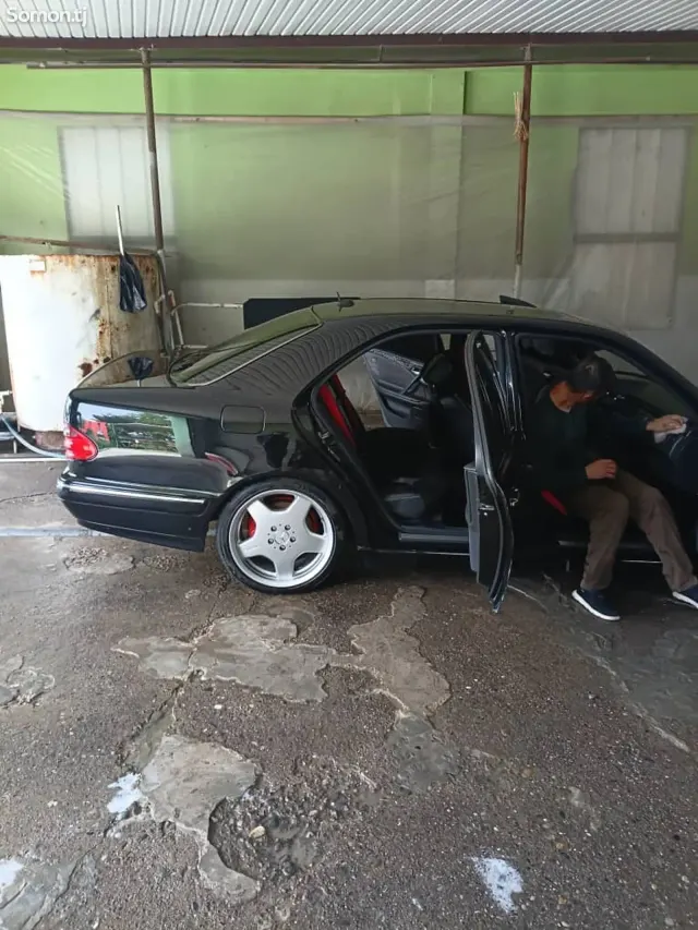 Mercedes-Benz E class 2001 · 4.3 AT