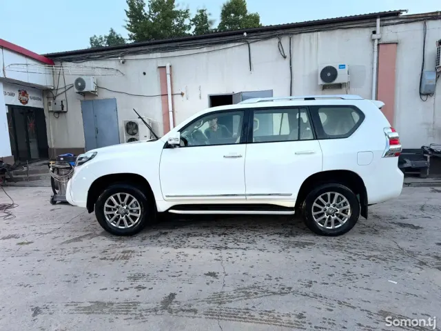 Toyota Land Cruiser Prado 2014 · 0.4 AT