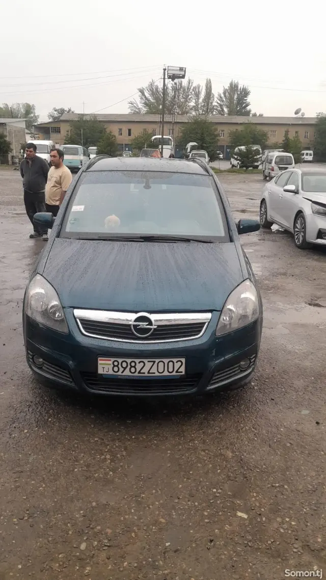 Opel Zafira 2006 · 2.2 AT