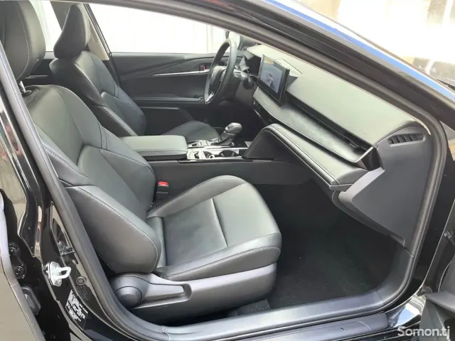 Toyota Camry 2025 · 2.0 AT