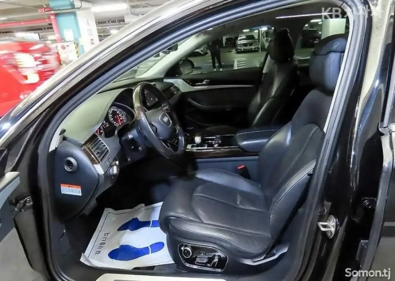Audi A8 2015 · 4.2 AT