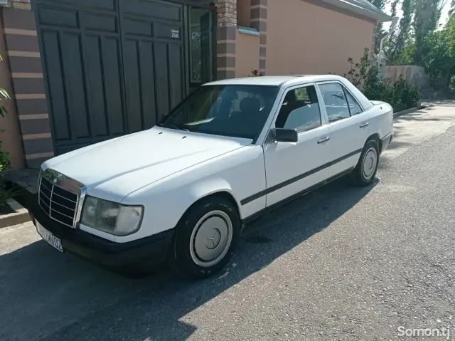 Mercedes-Benz W124 1987 · 2.5 MT