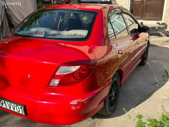 Kia Rio 2001 · 1.5 AT