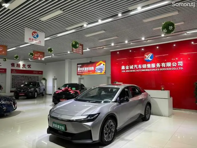 Toyota bZ3 2025 · AT
