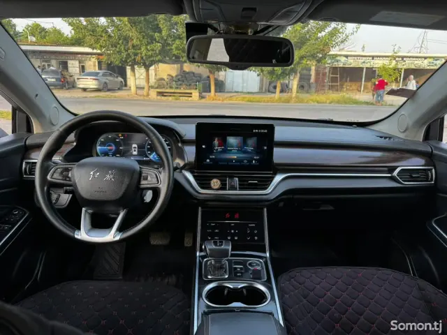 Hongqi E-HS3 2019 · AT