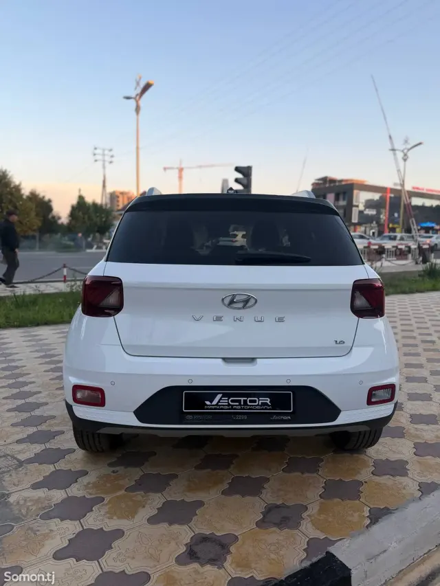 Hyundai Venue 2025 · 1.6 AT