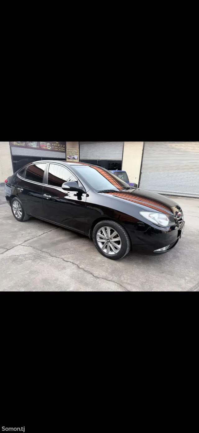 Hyundai Avante 2010 · 1.6 AT