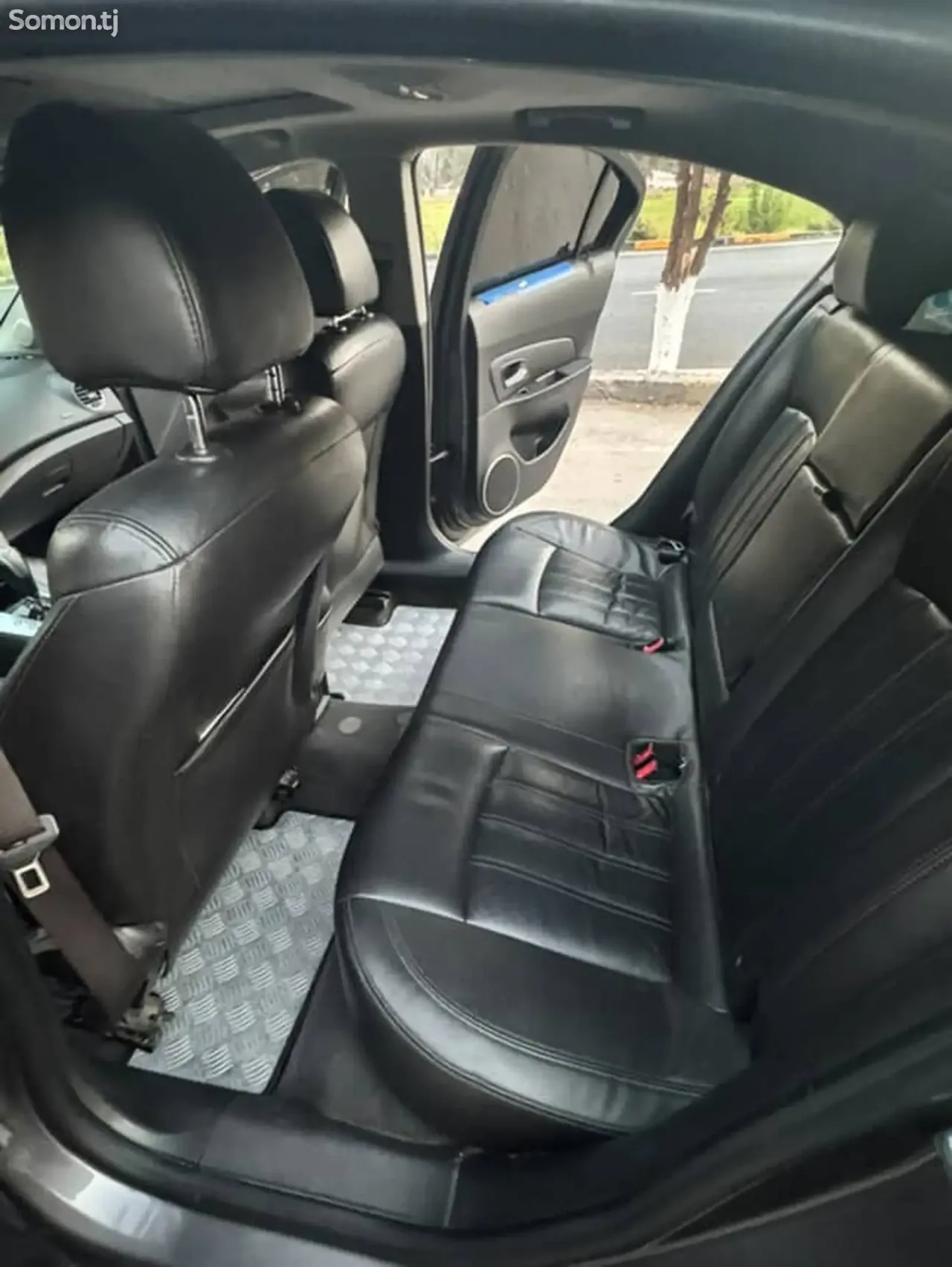 Chevrolet Cruze 2011 · 1.8 AT