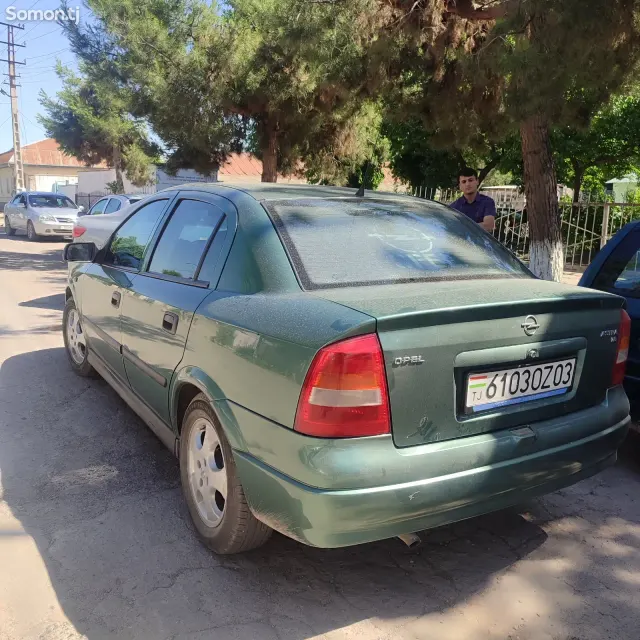 Opel Astra G 1999 · 1.6 MT