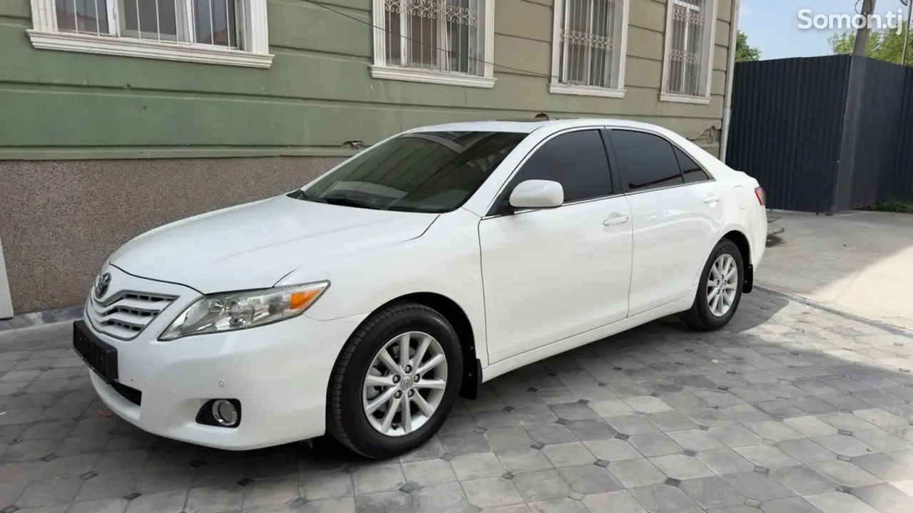 Toyota Camry 2011 · 2.5 AT