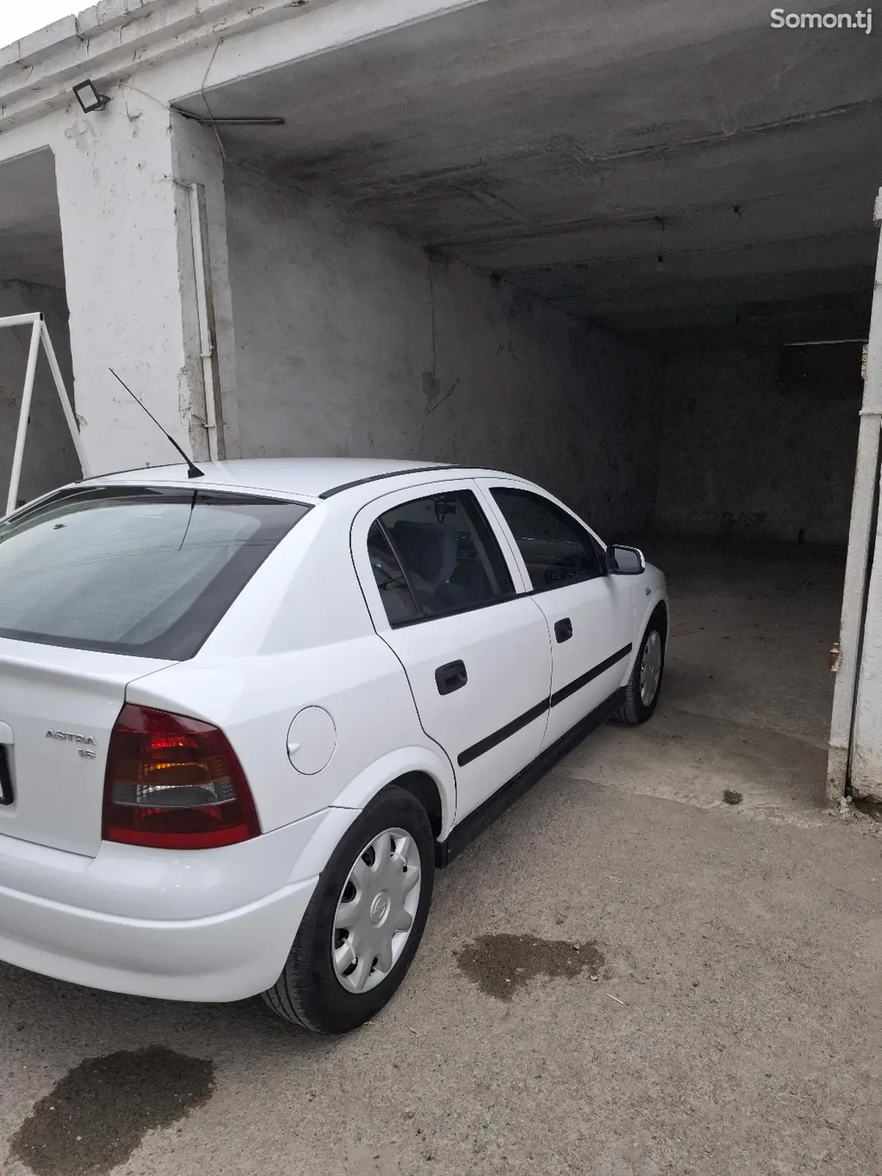 Opel Astra G 1999 · 1.6 MT