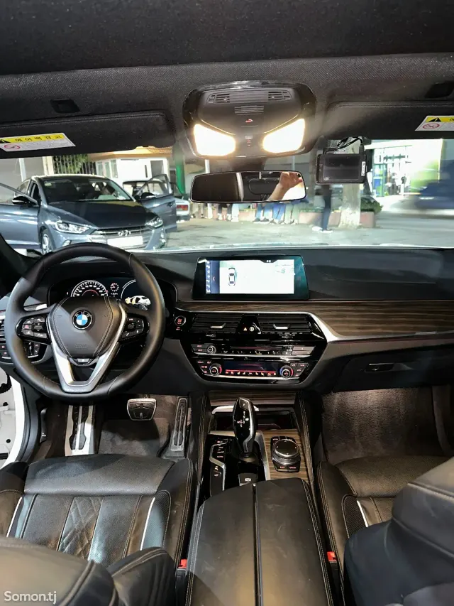 BMW 5 series 2017 · 2.0 AT
