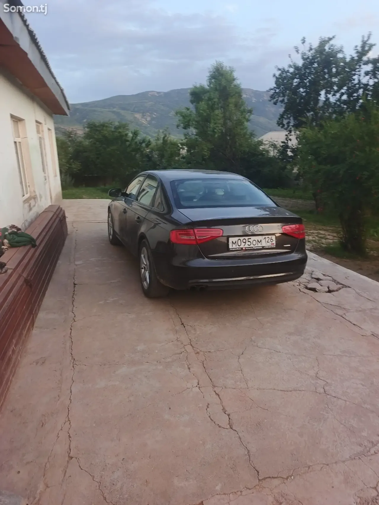 Audi A4 2013 · 1.8 AT