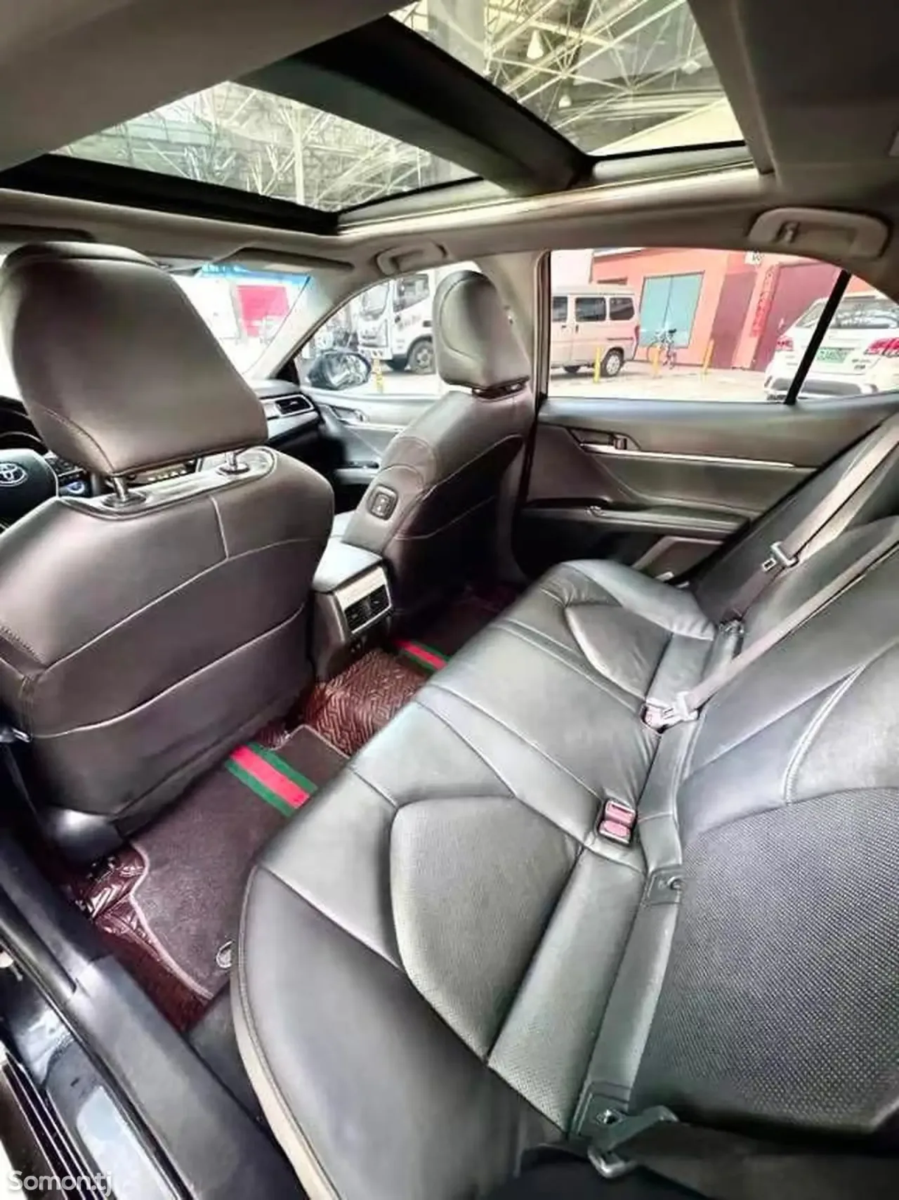 Toyota Camry 2018 · 2.5 AT