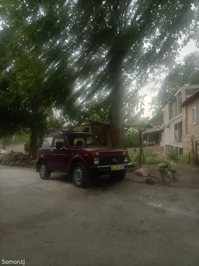 Lada (ВАЗ) Нива 2001 · 1.7 MT