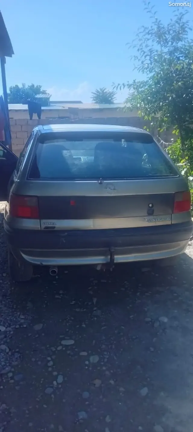Opel Astra F 1997 · 1.4 MT