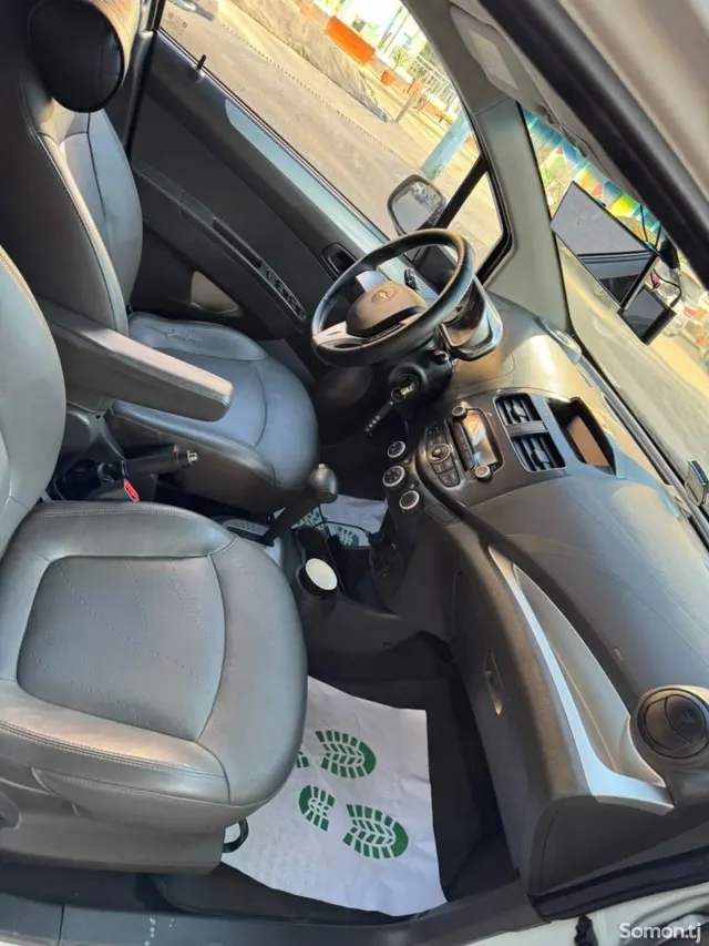 Chevrolet Spark 2014 · 1.1 AT