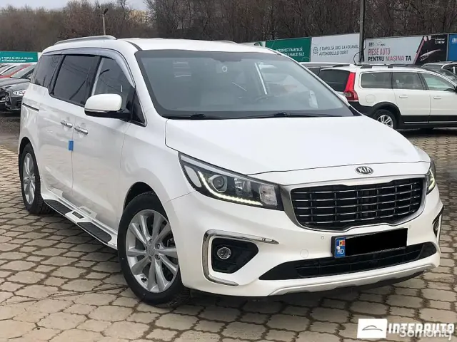 Kia Carnival 2019 · 2.2 AT