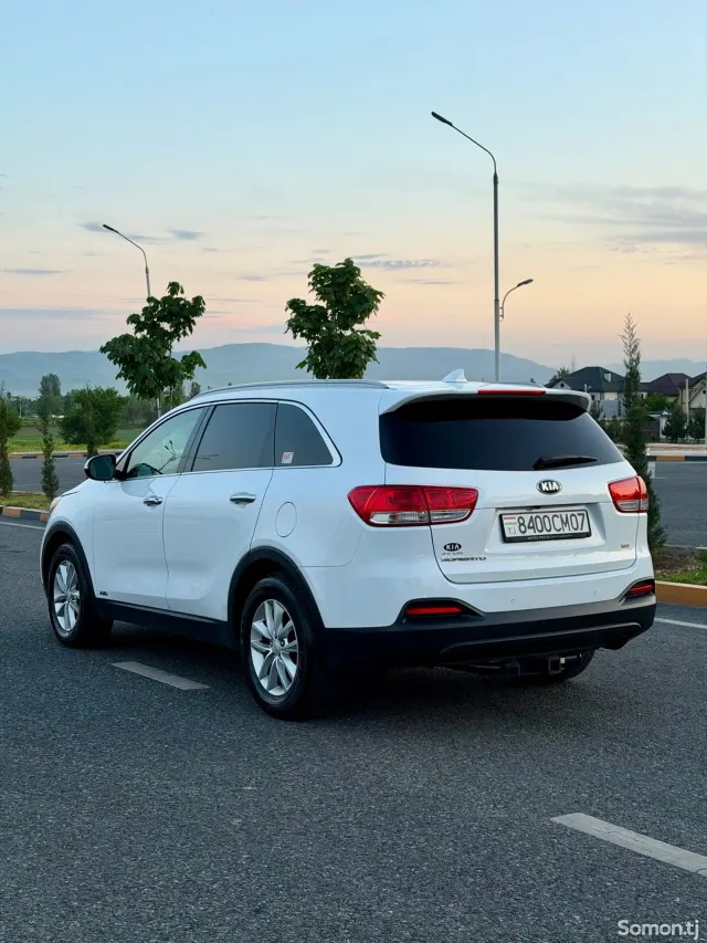 Kia Sorento 2015 · 2.4 AT