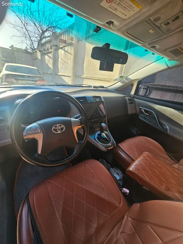 Toyota Mark X ZiO 2010 · 2.4 AT