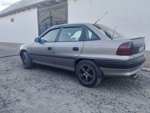Opel Astra F 1995 · 1.6 AT
