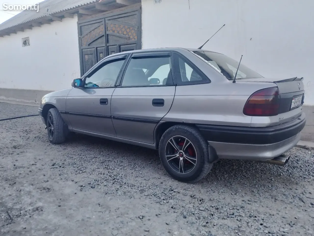 Opel Astra F 1995 · 1.6 AT