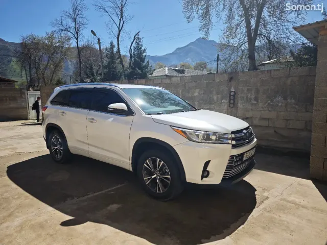 Toyota Highlander 2017 · 3.5 AT