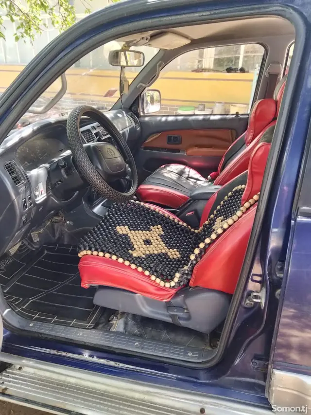 Toyota 4Runner 1997 · 2.7 AT