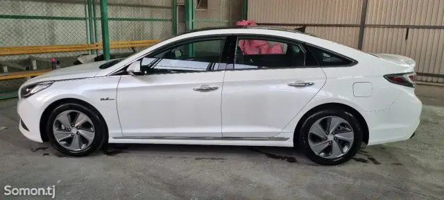 Hyundai Sonata 2015 · 2.0 AT