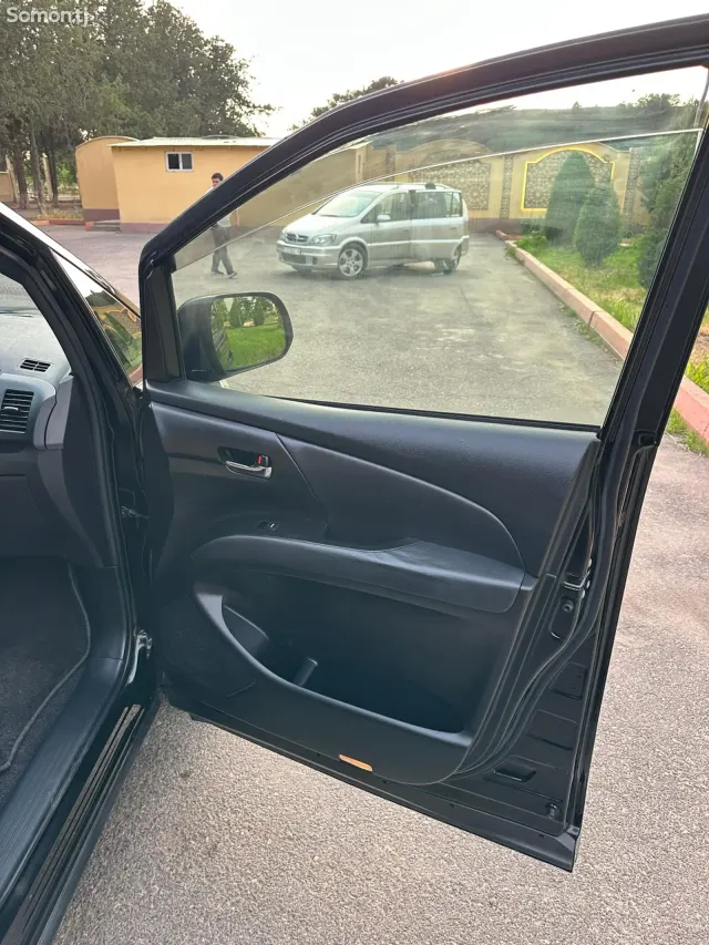 Toyota Estima 2014 · 2.4 AT
