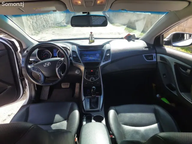 Hyundai Avante 2014 · 1.6 AT
