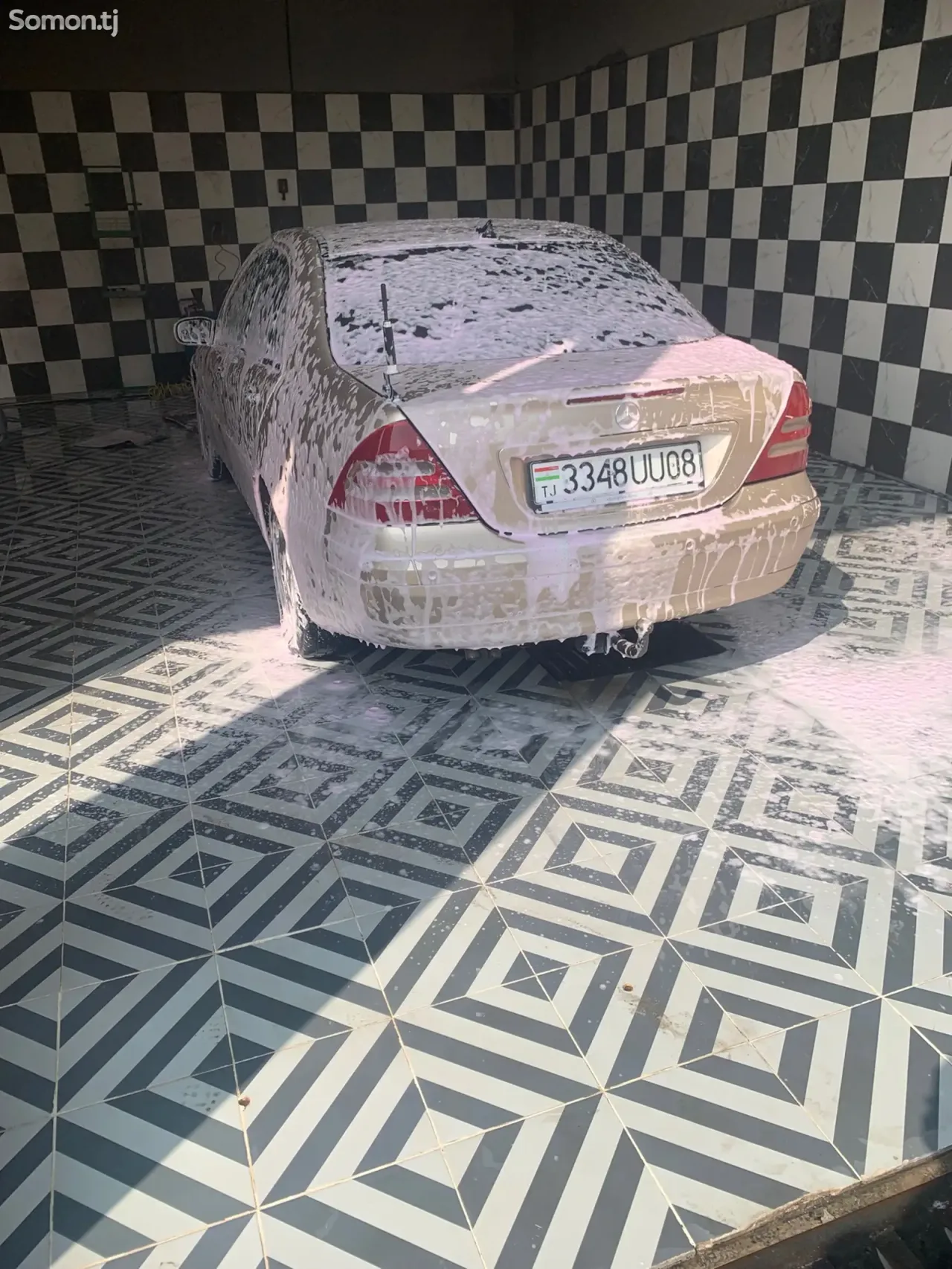 Mercedes-Benz W201 2001 · 2.3 AT