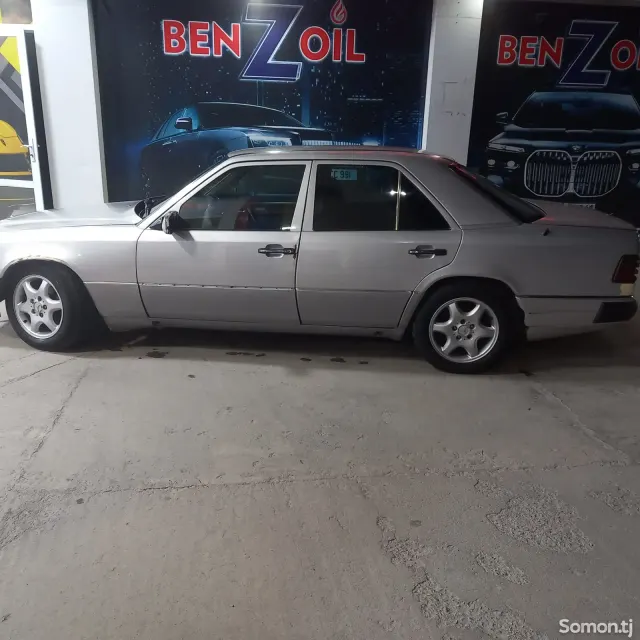 Mercedes-Benz W124 1991 · 2.0 MT