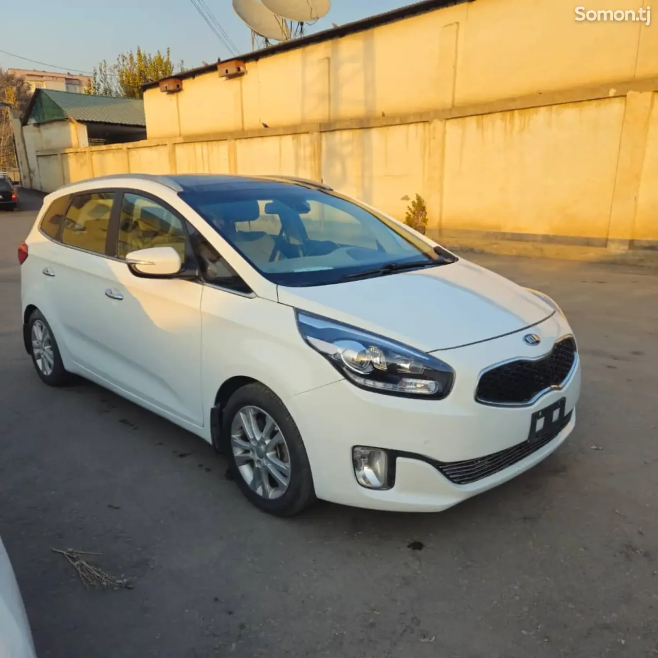 Kia Carens 2014 · 2.0 AT