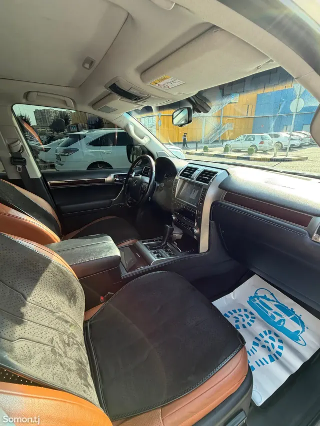 Lexus GX series 2018 · 4.6 AT