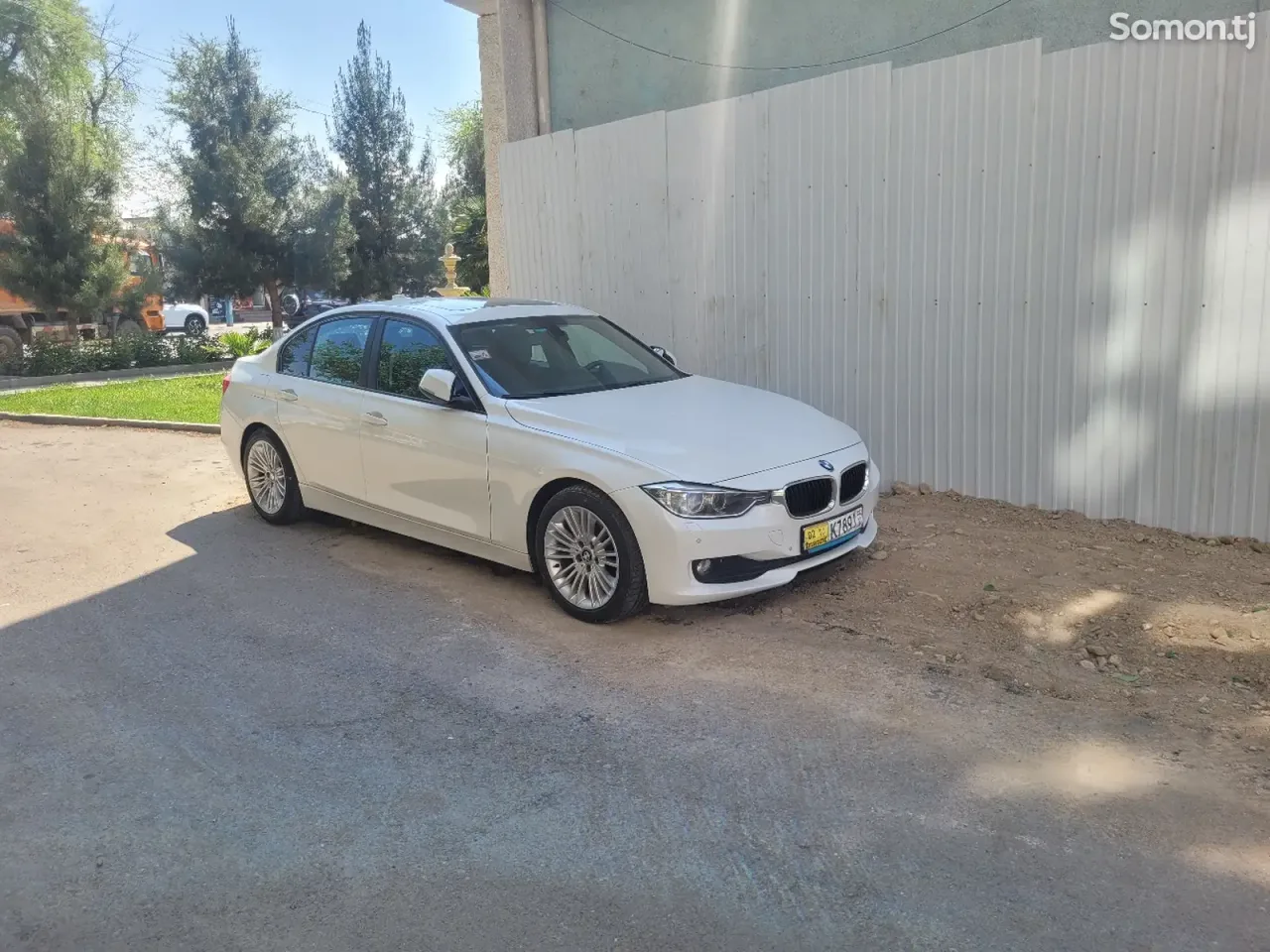 BMW 3 series 2012 · 2.0 AT