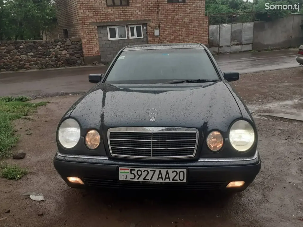 Mercedes-Benz E class 1997 · 2.0 MT