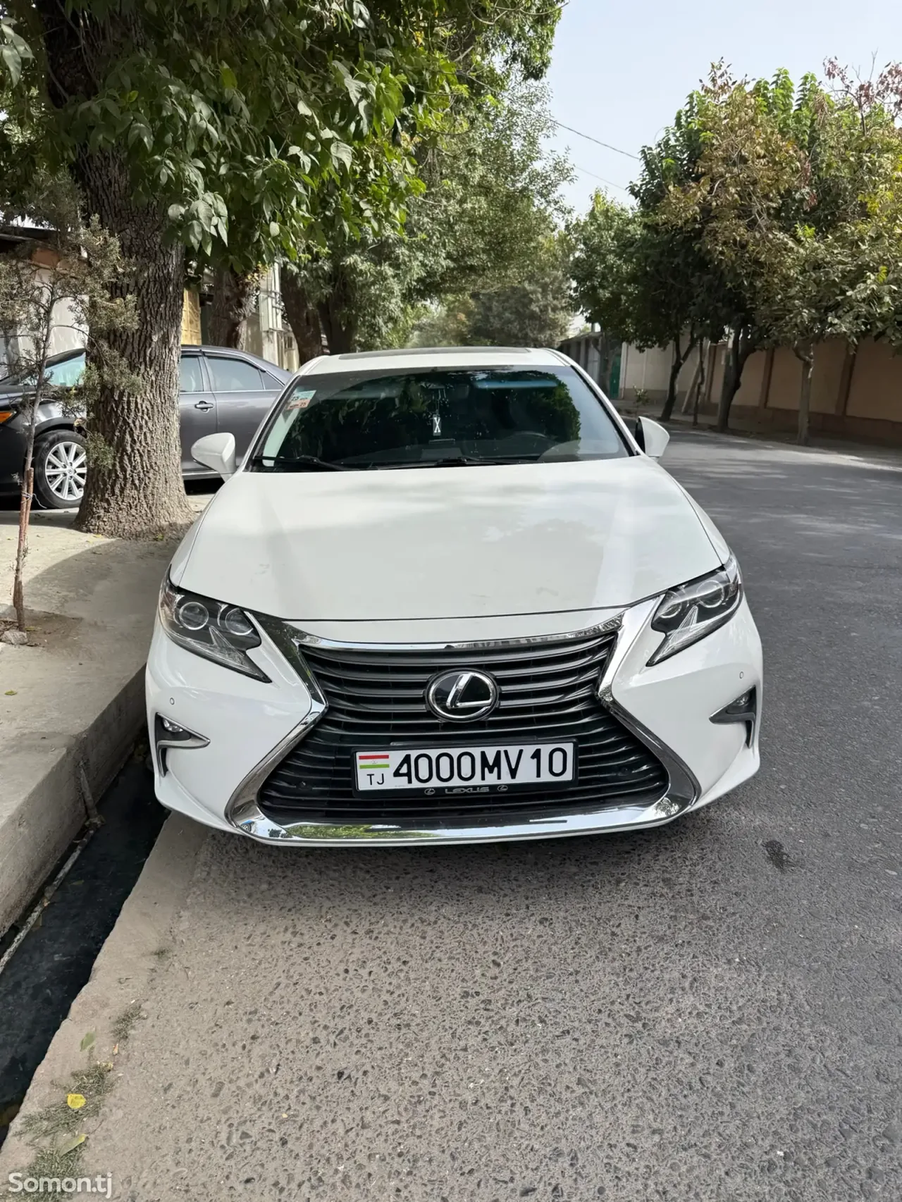 Lexus ES series 2016 · 3.5 AT