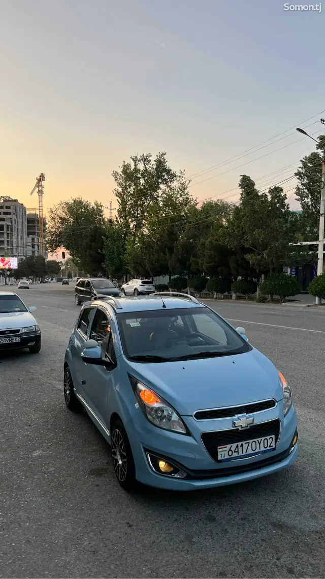 Chevrolet Spark 2014 · 1.1 AT