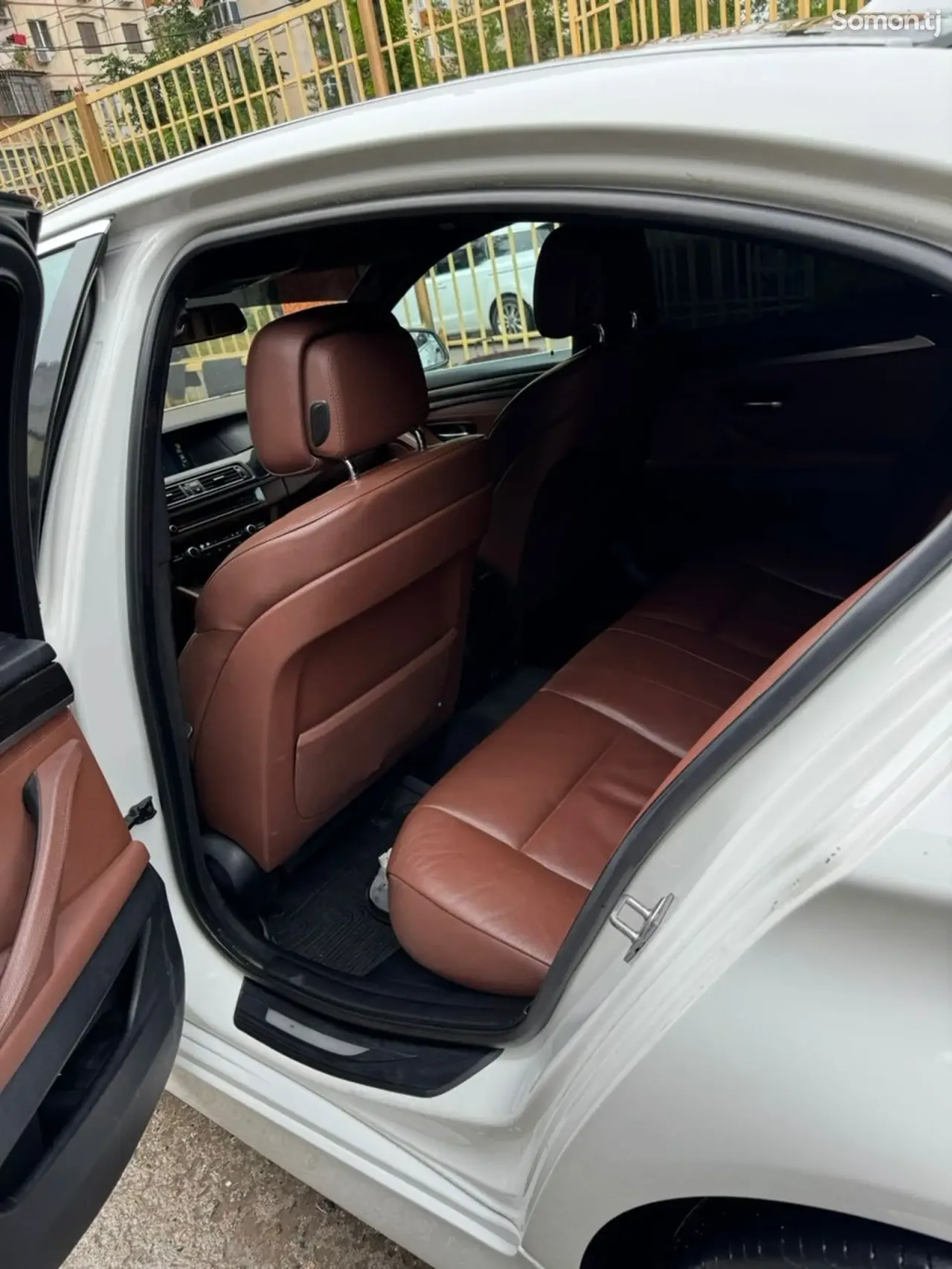 BMW 5 series 2012 · 2.8 AT