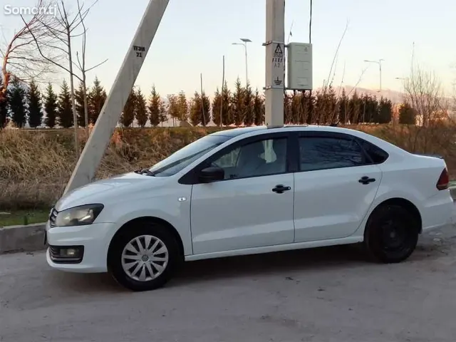 Volkswagen Polo 2019 · 1.6 AT