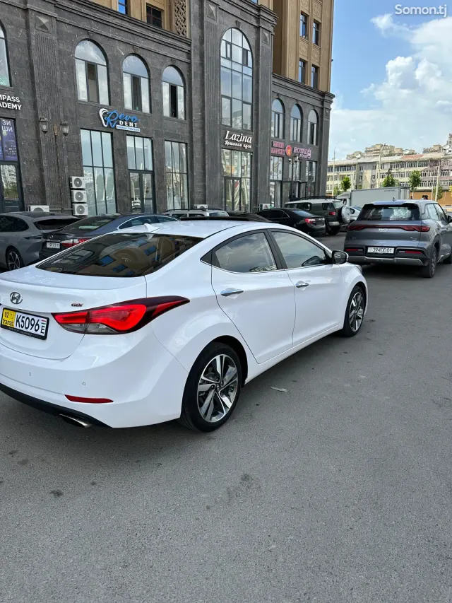 Hyundai Avante 2014 · 1.6 AT