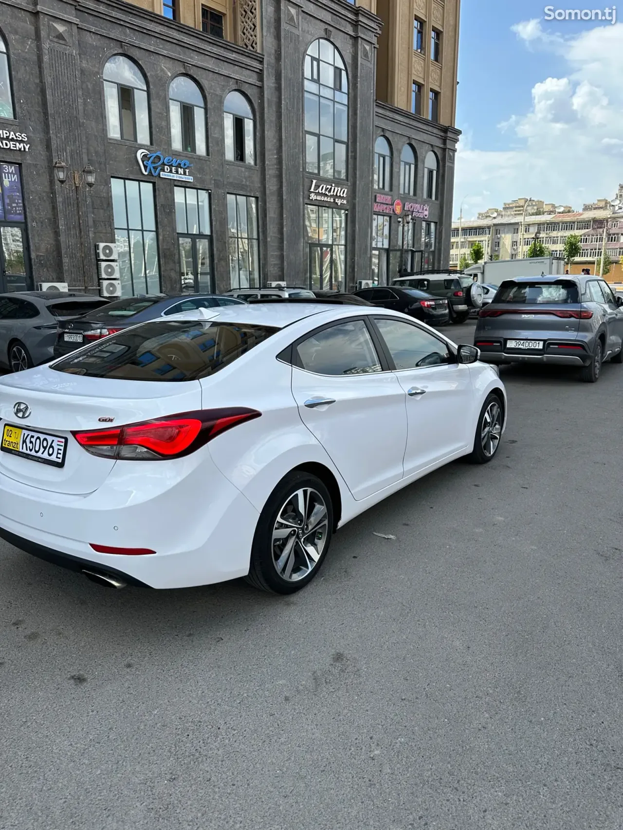 Hyundai Avante 2014 · 1.6 AT