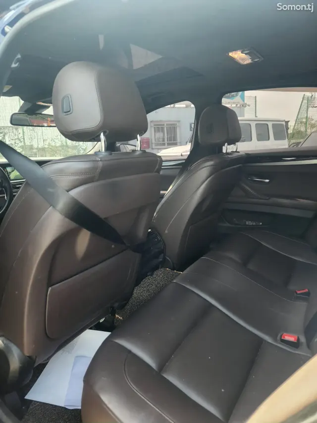BMW 3 series 2016 · 2.0 AT