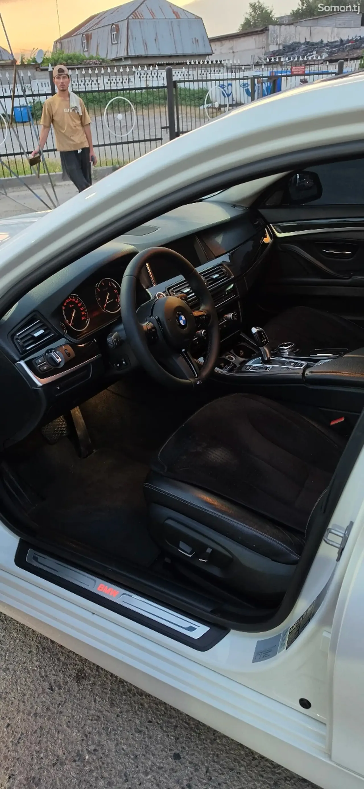 BMW 5 series 2015 · 2.0 AT