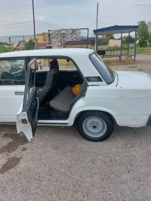Lada (ВАЗ) 2107 2005 · 1.6 MT