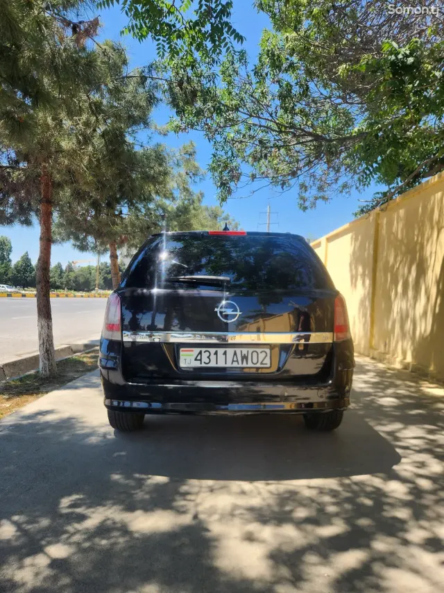 Opel Astra H 2008 · 1.8 MT